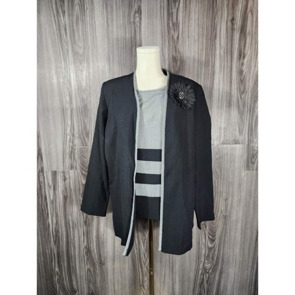 Vintage Miss‎ Dorby Womens Suit 3/4 Sleeve Jacket Round Neck Floral Brooch Sz 16